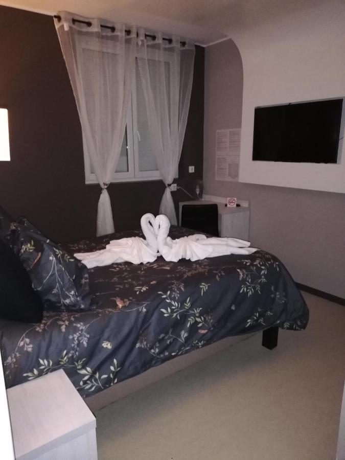 Le Patio Hotel *