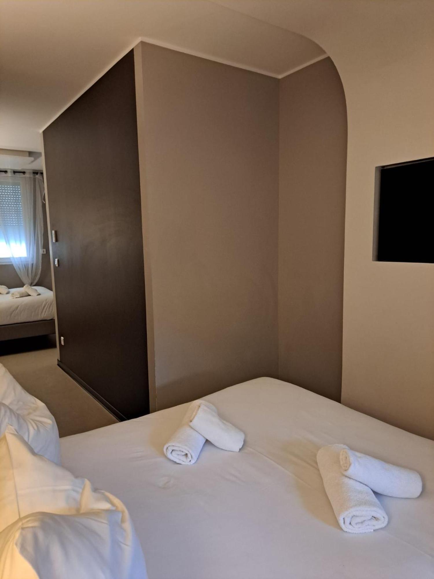 Le Patio Hotel *