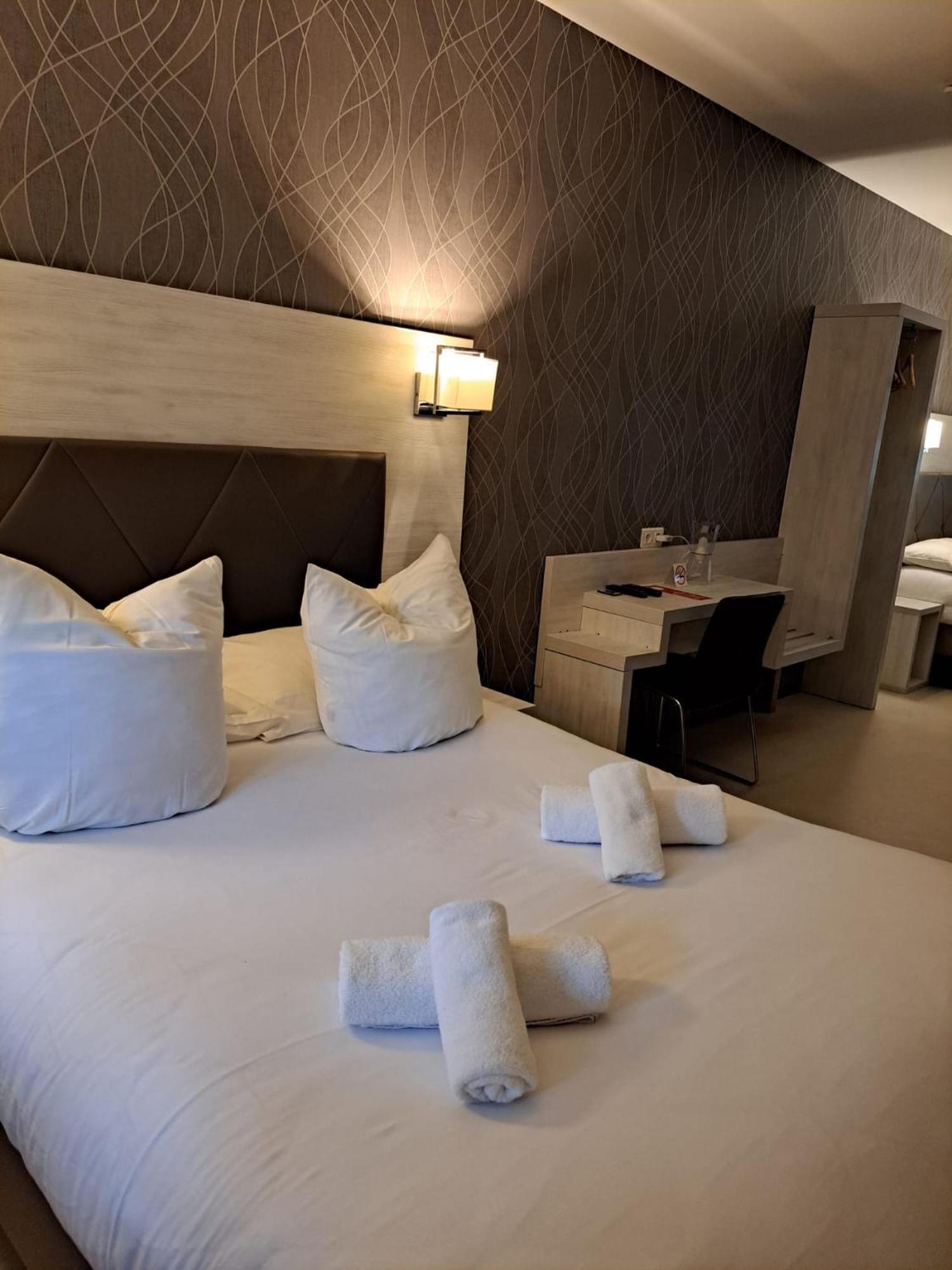 Le Patio Hotel *